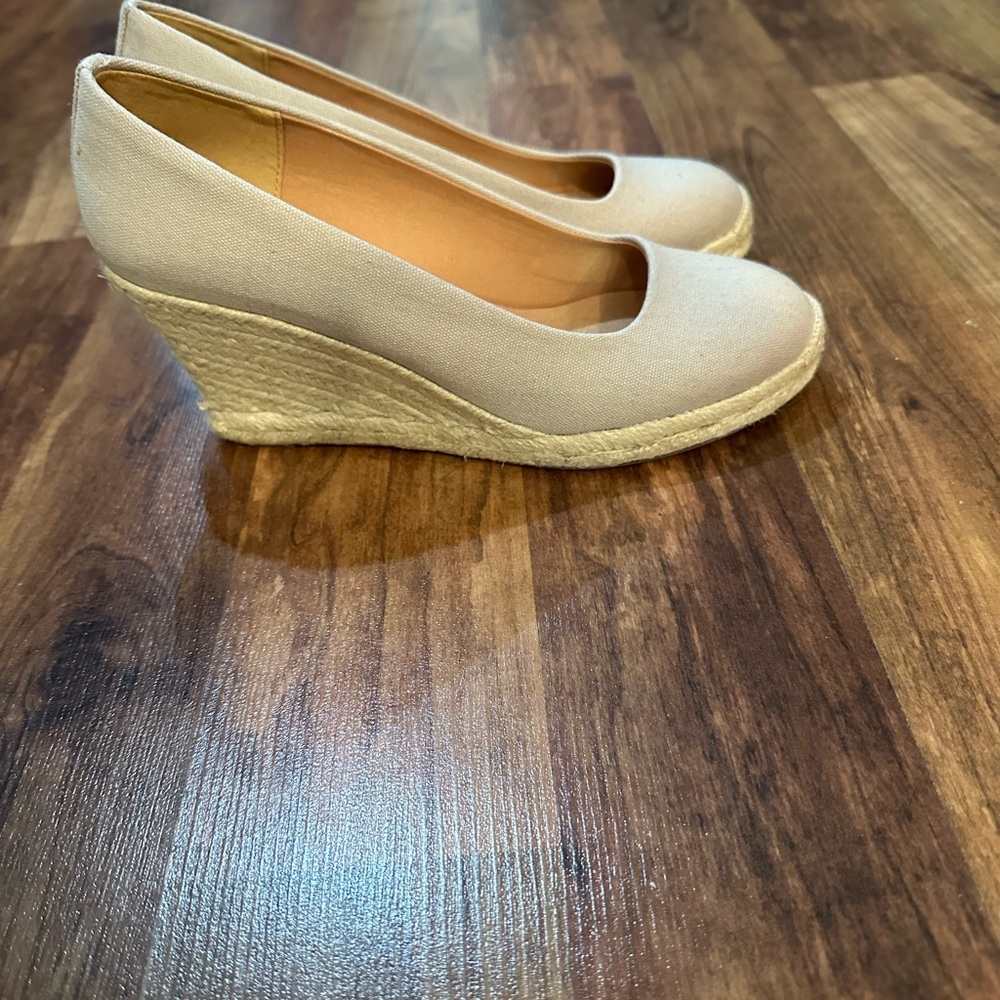 J Crew  Canvas sz8 espadrilles cream